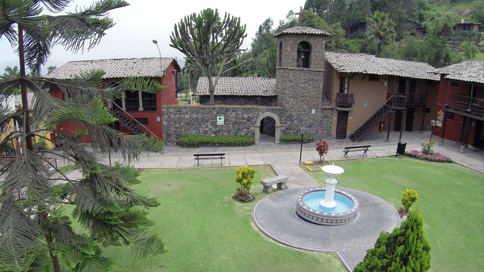 Decameron El Pueblo
