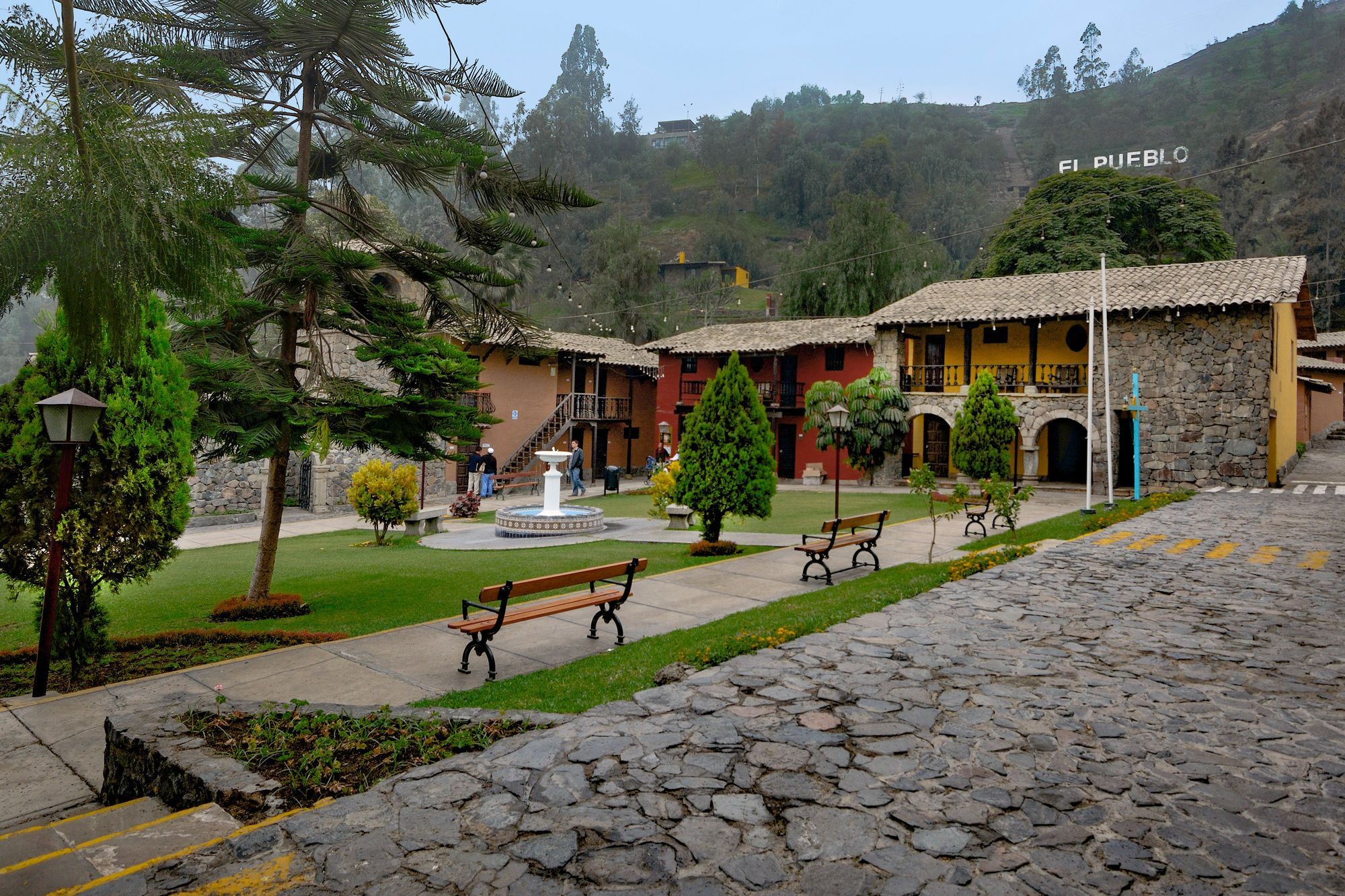 Decameron El Pueblo